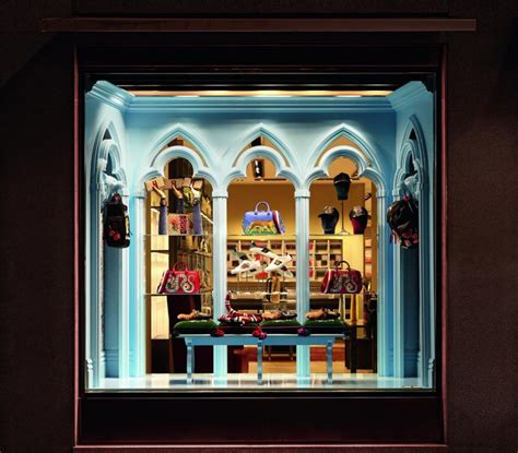 gucci vetrina rotta genova|gucci outlet store.